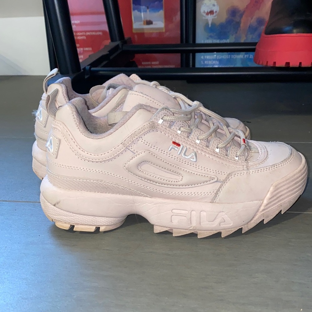 Light pink Disruptor Filas 💗